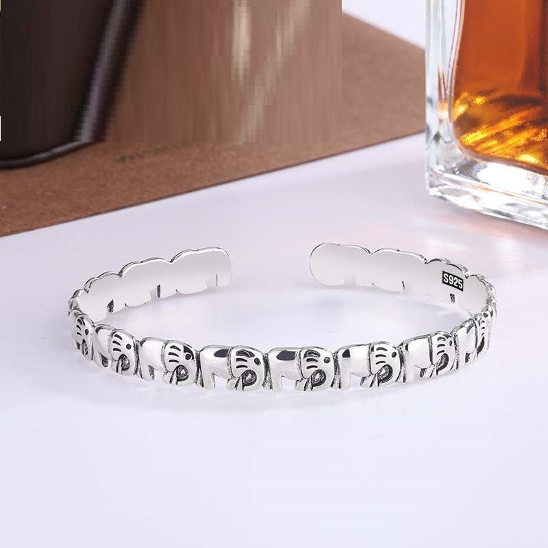 Old Fashioned Small Elephant Bracelet