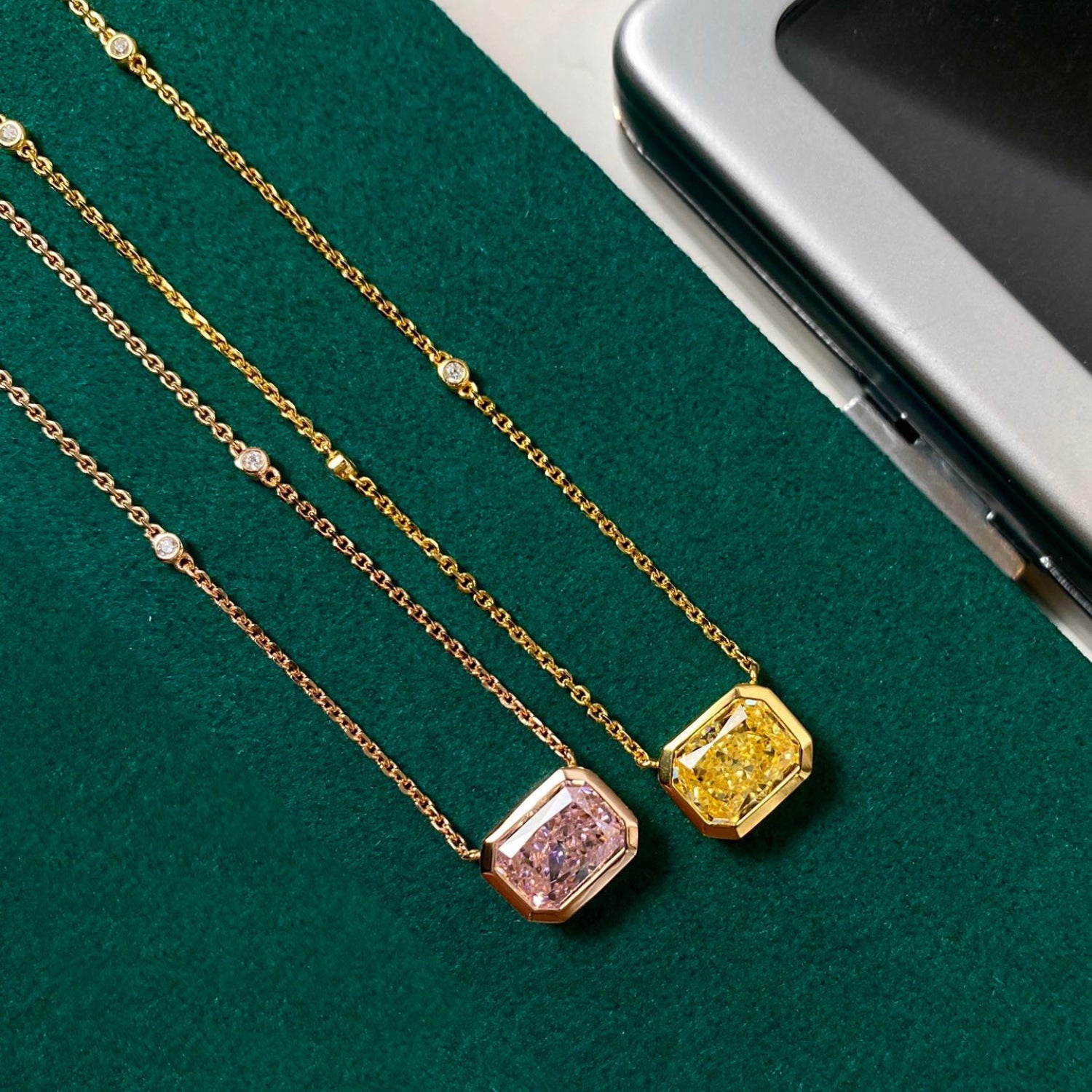 Geometric Diamond-studded Women's Money Jewelry