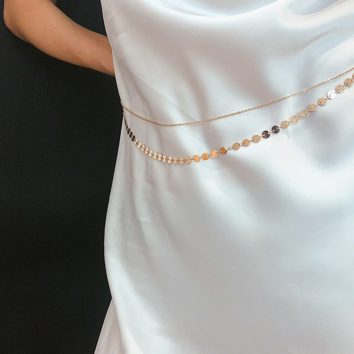 Simple And Versatile Sexy Round Clothing Chain