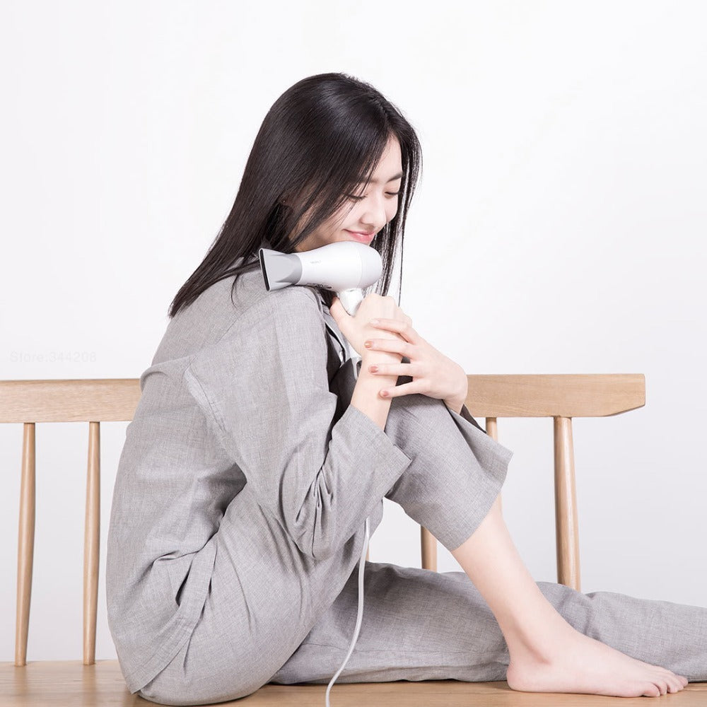 Mini hair dryer