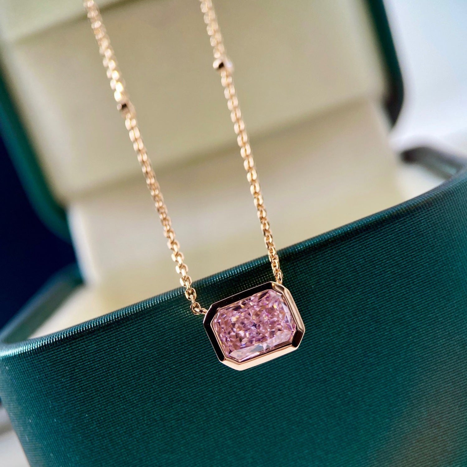Geometric Diamond-studded Women's Money Jewelry