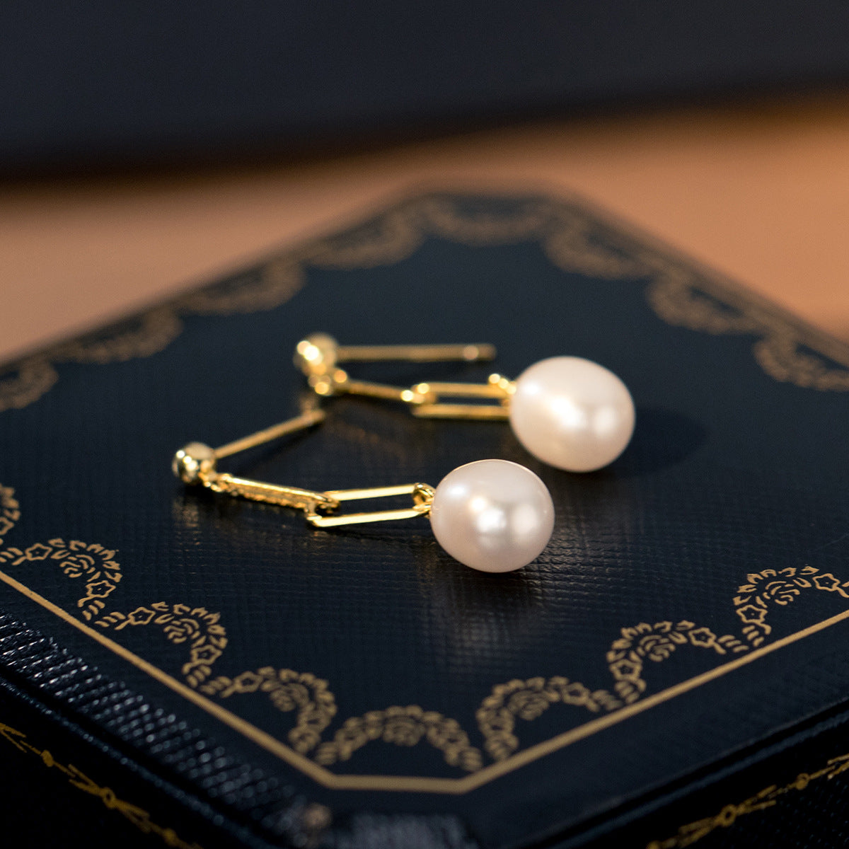 925 Sterling Silver Pearl Retro Style Chain Graceful Earrings Women