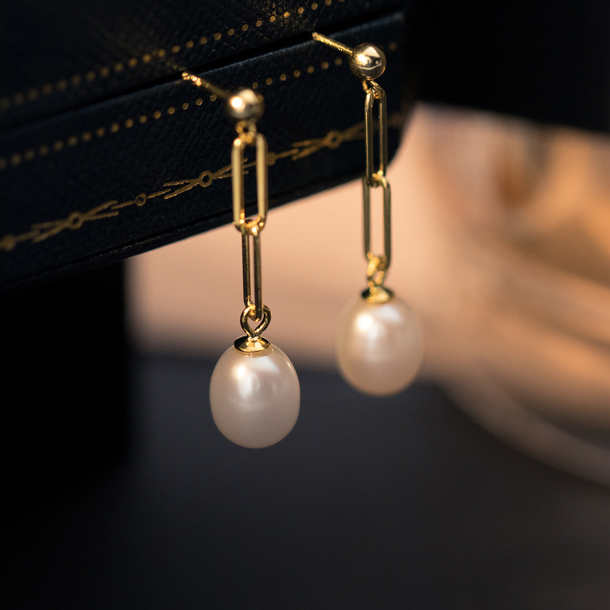 925 Sterling Silver Pearl Retro Style Chain Graceful Earrings Women