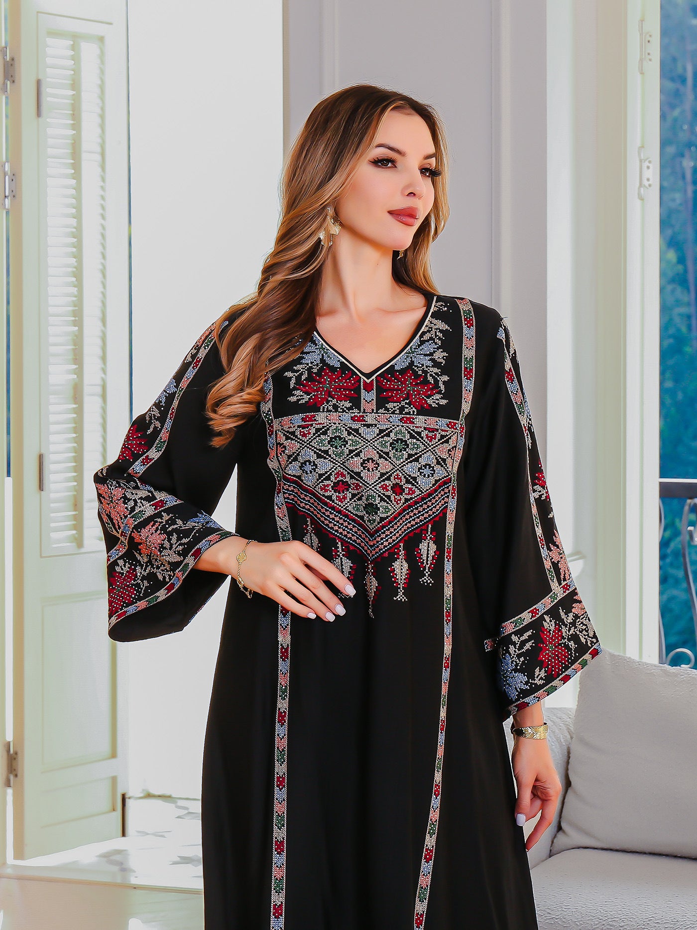 Women's Embroidery Stick-on Crystals Dress Middle East Clothing